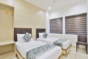 HOTEL SURAT - Room