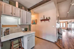 Arvada Home w/ Deck & Game Room Near Olde Town! - Interiør