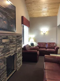 River House Inn, a Baymont by Wyndham - Coin salon dans le hall
