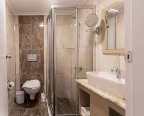 Akdora Resort & Spa Hotel - Bathroom