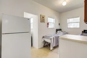 Walk to Food & Art: Condo in Historic Riverside - Innenbereich