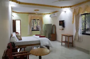 Pritams Cottages Guest House - Room