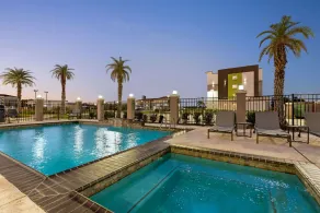 La Quinta by Wyndham Port Arthur - Piscine