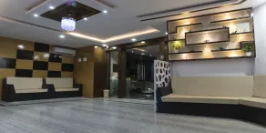 Rajhans Hotel and Resort - Lobby sitting area