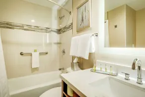 DoubleTree by Hilton Huntington - Salle de bain