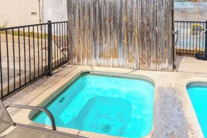 Econo Lodge Fredericksburg - Piscine