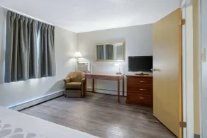 Econo Lodge - Chambre