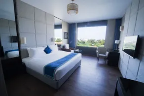 Essentia Luxury Hotel Indore - Room