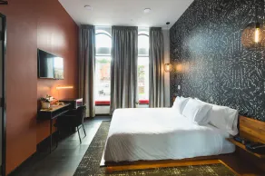 The Vault Hotel - Quarto