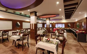 Keshav Clarks Inn Gadag - Restaurant