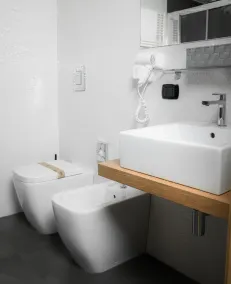 Sweet Central Hotel - Bathroom