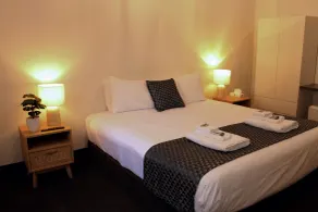 Romano's Hotel & Suites Wagga Wagga - Chambre