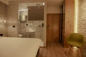 Level Luxury Suites - Room