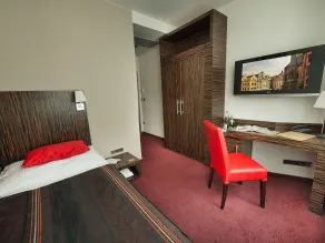 EA Hotel Crystal Palace - Room