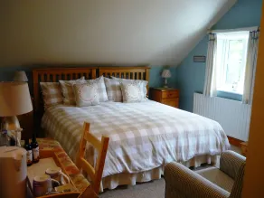 White Cottage Bed and Breakfast - Room