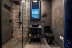 Qarvasla Hotel - Baño