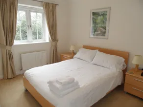 Basingstoke Apartments - Westlands House, City Centre, Home-From-Home - Room