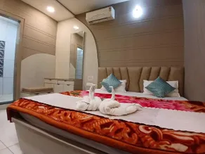 Guruvayur Dham 200 mtr from Mathura Railway Station - Room