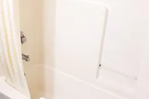 Quality Inn & Suites Cincinnati Sharonville - Salle de bain