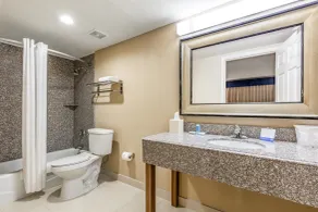 SureStay Hotel by Best Western Tupelo North - Salle de bain