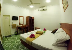 Adroit Beach Inn - Habitación