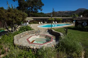 Contenta Inn - Piscine