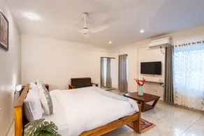 The Silver Chimes Suites - Room