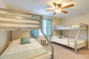 Charming Columbus Home w/ Yard - 10 Mi to Dtwn! - Værelse