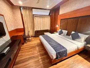 The Global Hotel by Platinum I 100m Medanta Hospital I Sector-38 I Gurgaon - Camera