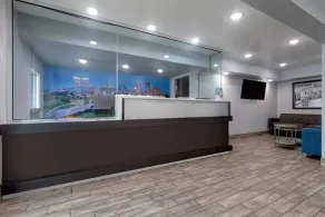 Super 8 by Wyndham Fort Worth Entertainment District - Lobby