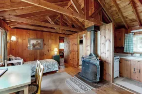 Bay-view Getaway w/ Deck Between Camden & Belfast! - Interiør