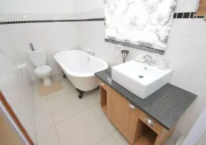 Mentors Country Estate - Bathroom
