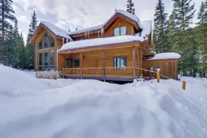 Rustic Mountain Cabin with Private Hot Tub & Deck! - Interiör