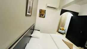 Multaqa - Room