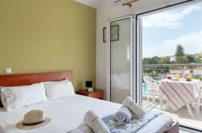 Socrates Apartments - Camera