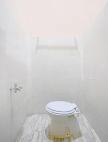 Wisma Pinggir Mitra RedDoorz - Bathroom