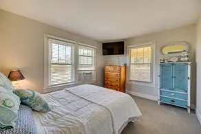 Welcoming Cottage w/ Outdoor Pool & Water Views! - Rom