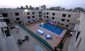 Uday Residency A boutique Hotel & Resort - Piscina