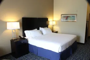 Holiday Inn Express & Suites Lebanon by IHG - Zimmer