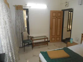 Hotel Pooja International - Room