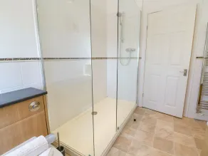 The Clealings - Bathroom
