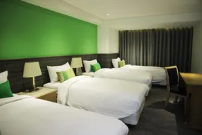 Green World Triple Beds - Room