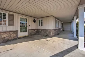 Peaceful Bird in Hand Home w/ Farmland Views! - Innvendig