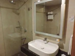 juSTa Mukteshwar Retreat & Spa - Bathroom