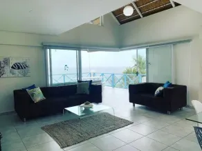 Beachfront Bliss in Ballito - 3 Bedroom Apartment - Stue