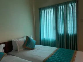 Le Ideal Suites - Room
