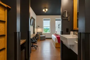 Raven Inn Whitehorse - Room