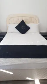 GATWICK ROOMs-TRAVEL SERVICE-AIRPORT PARKING - Room