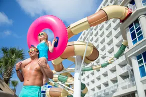 Crown Reef Beach Resort and Waterpark - Piscine