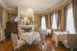 Burke Manor Inn & Pavilion - Restaurant